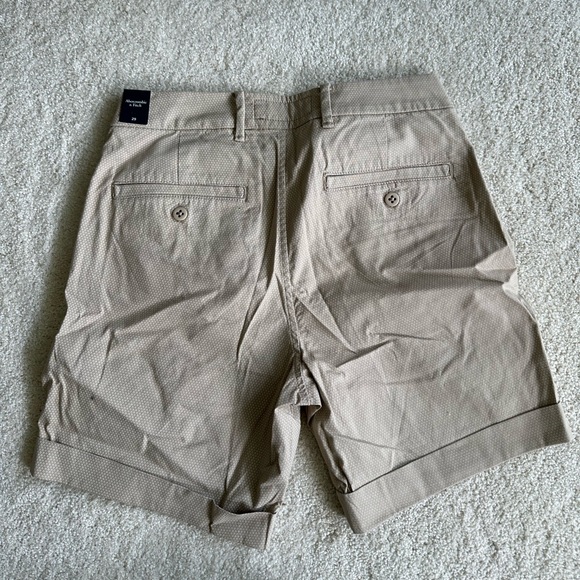 Men’s Abercrombie & Fitch Shorts - Size M - Picture 2 of 2